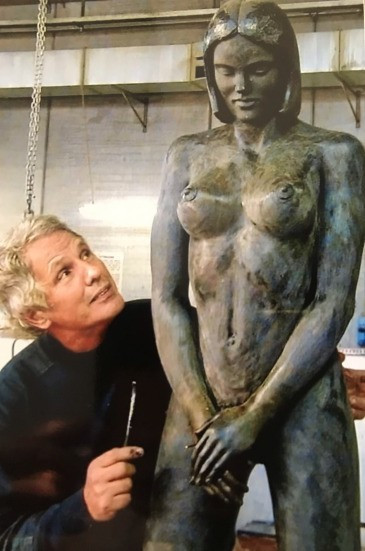 Bronze statue made by Giuliano Gemma-8