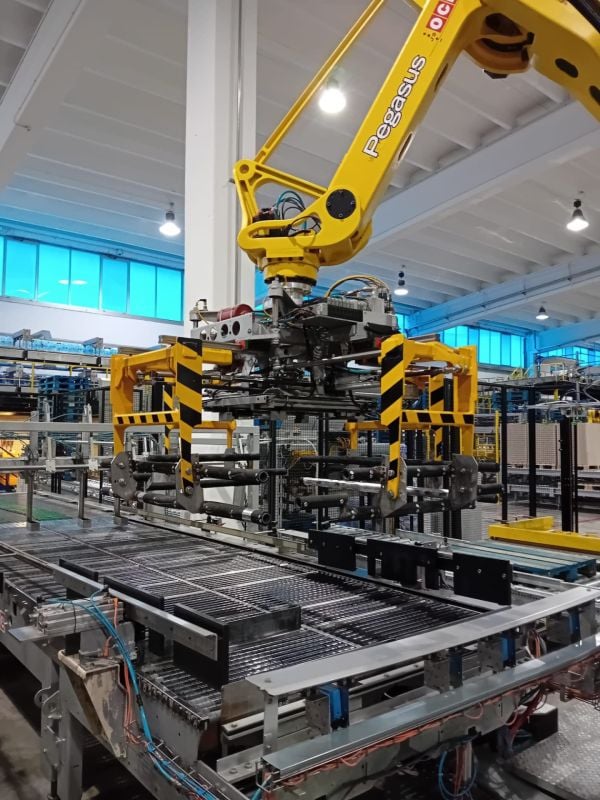 LINEA DI IMBOTTIGLIAMENTO USATA PER BOTTIGLIE PET COMPLETA-4