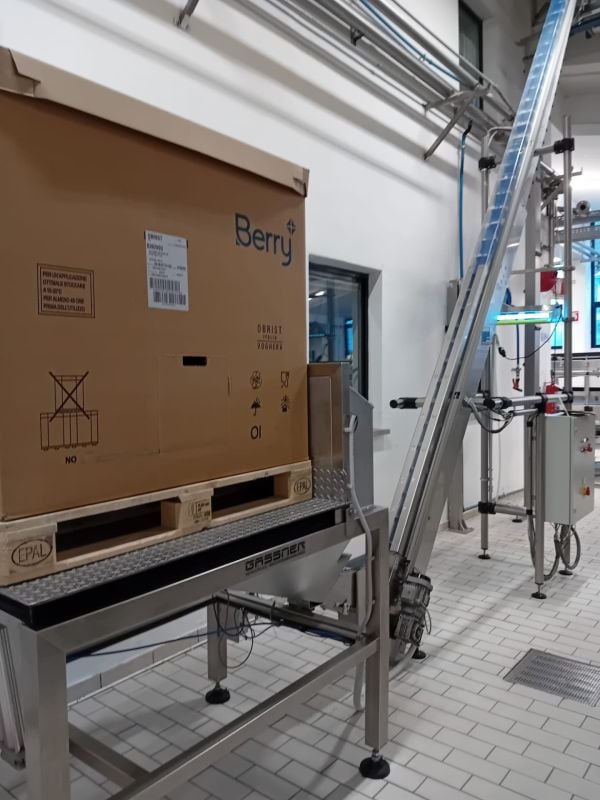 LINEA DI IMBOTTIGLIAMENTO USATA PER BOTTIGLIE PET COMPLETA-5