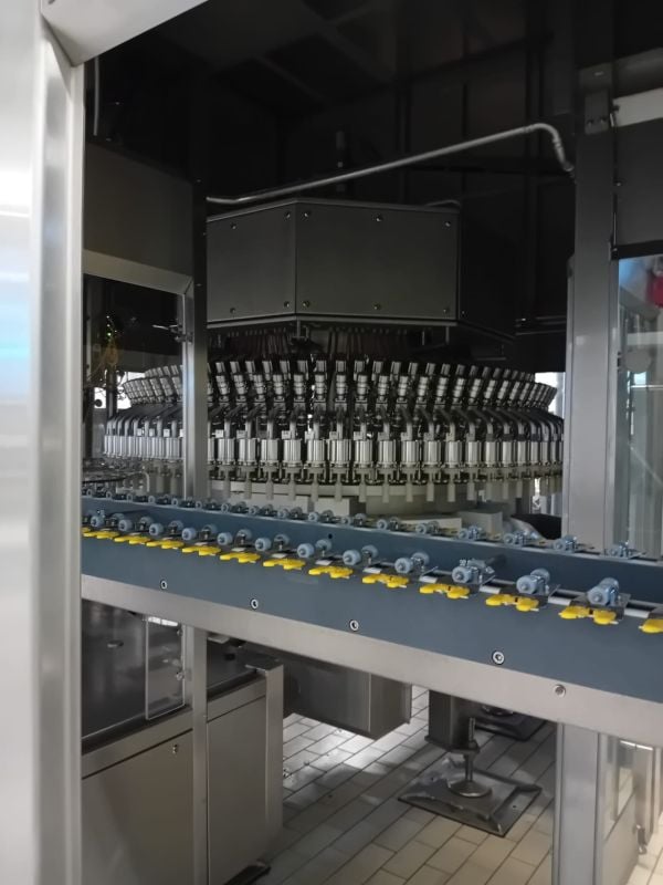 LINEA DI IMBOTTIGLIAMENTO USATA PER BOTTIGLIE PET COMPLETA-10