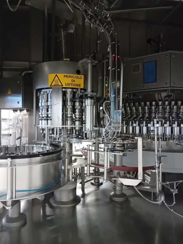 LINEA DI IMBOTTIGLIAMENTO USATA PER BOTTIGLIE PET COMPLETA-0